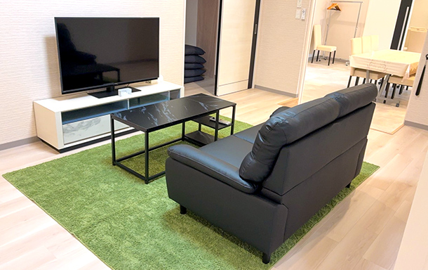 石山の内観写真